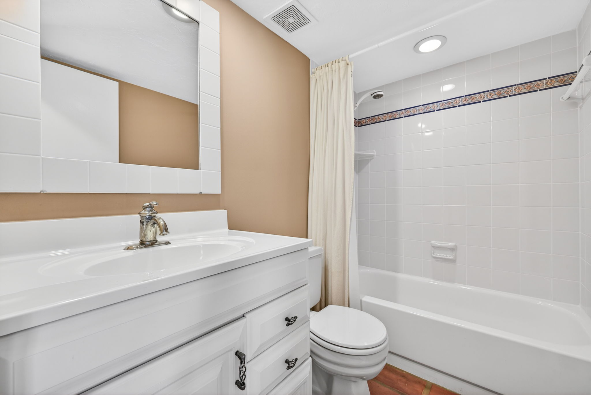 Guest Bathroom 1