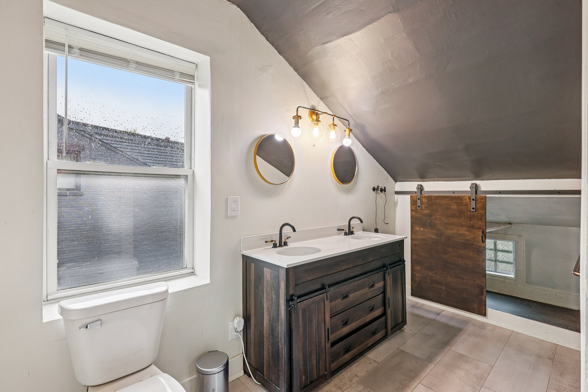 Garrard St-S3110-022.jpg