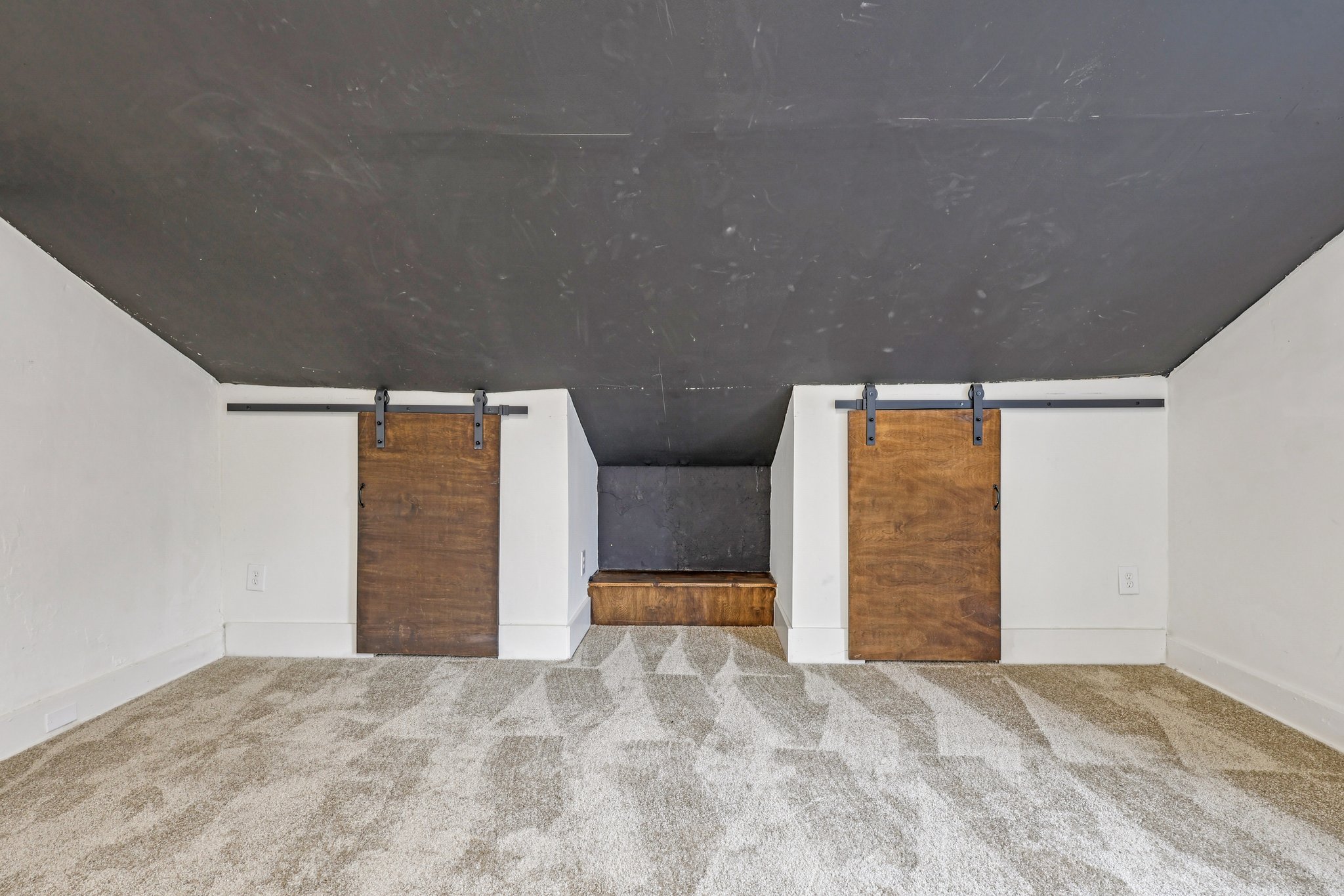 Garrard St-S3110-028.jpg