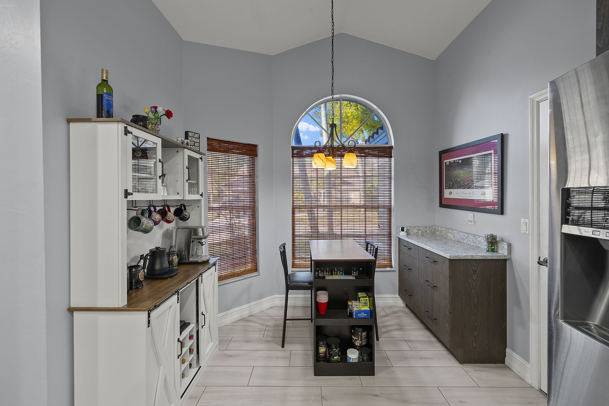 Eat-In Area