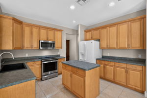 11-Kitchen 2 of 3