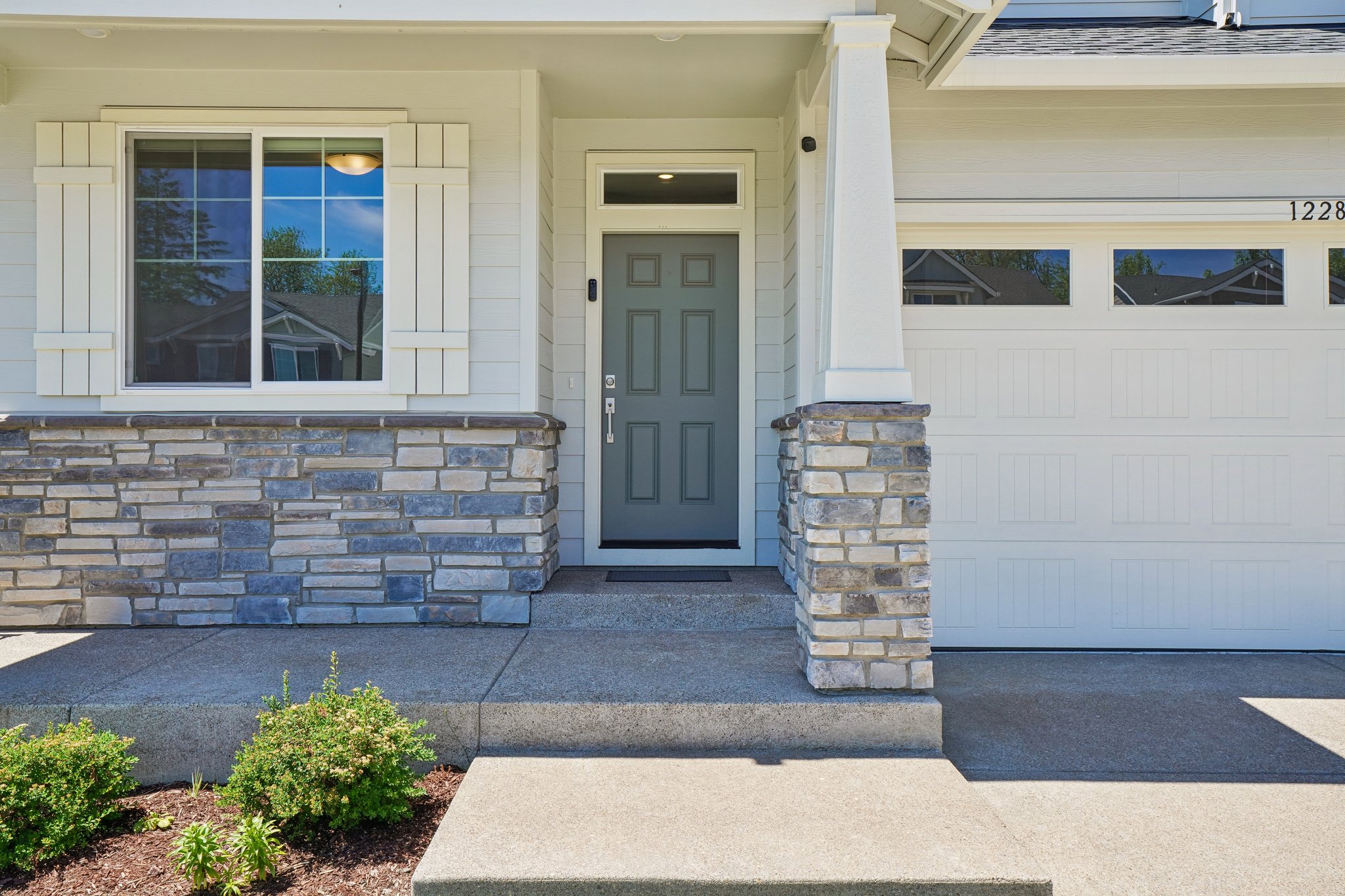 SW Champlin Ln-S0206-005.jpg