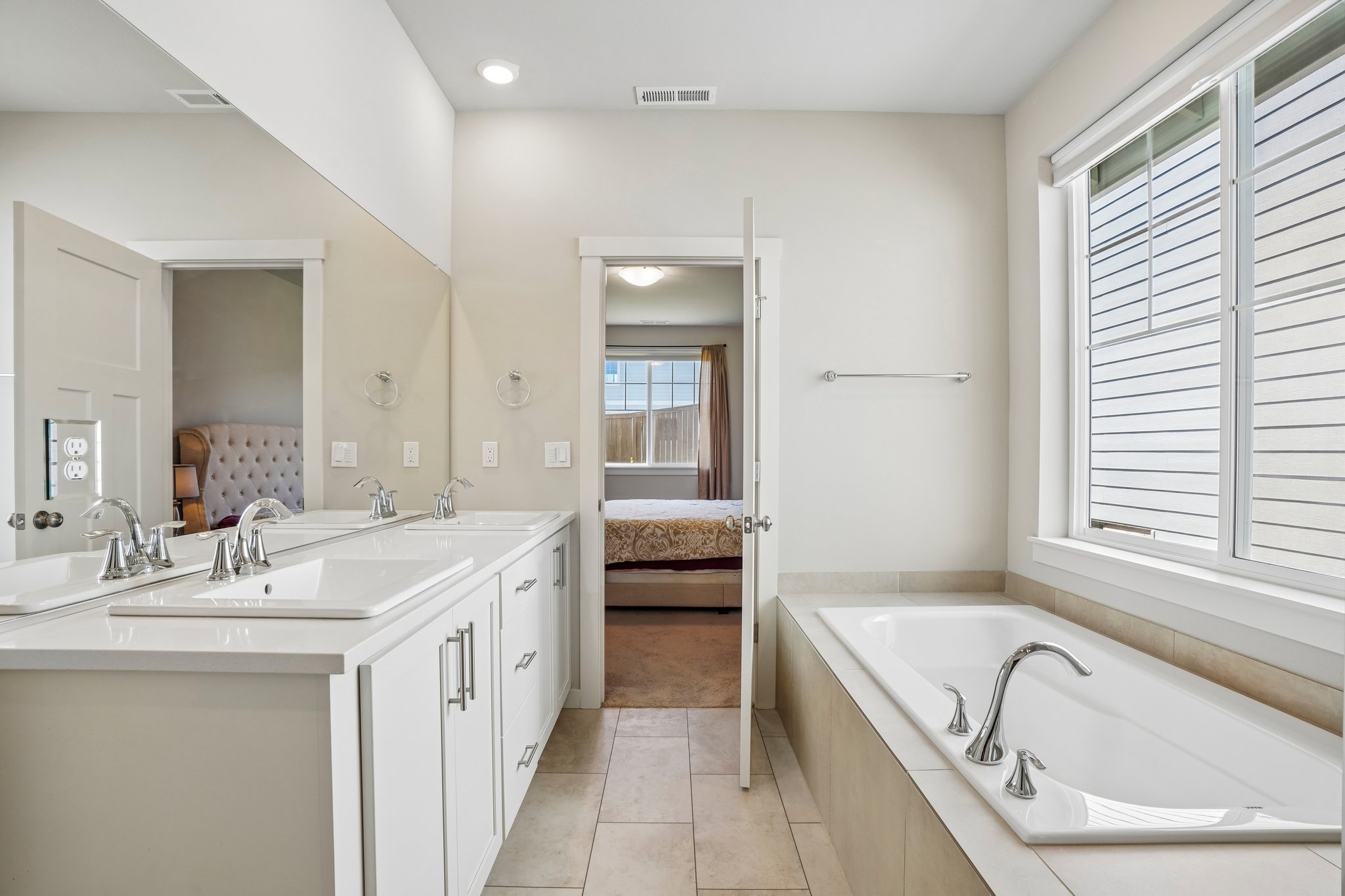 SW Champlin Ln-S0206-023.jpg