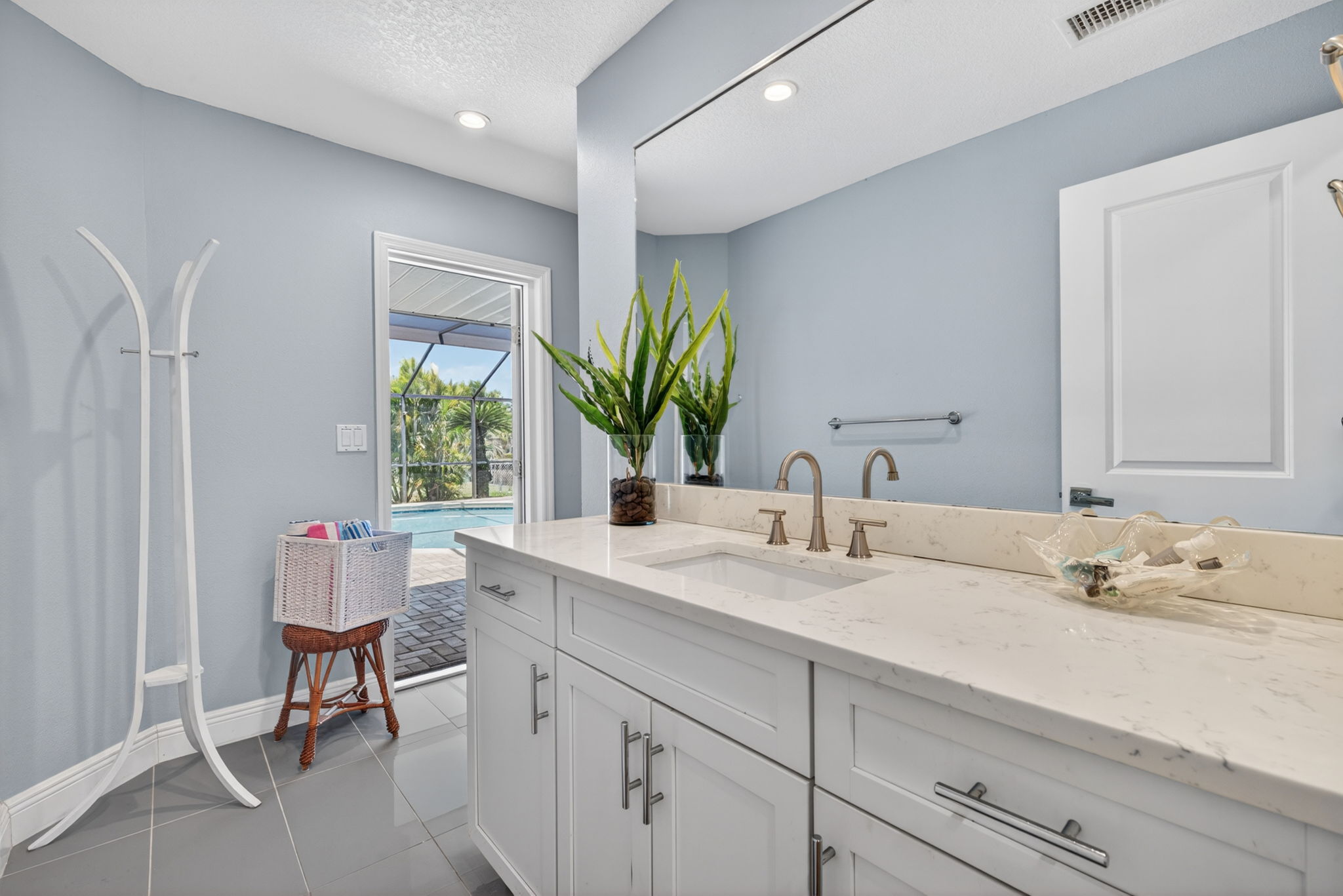 Guest Bathroom 1 of 2