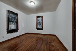  Photo 33