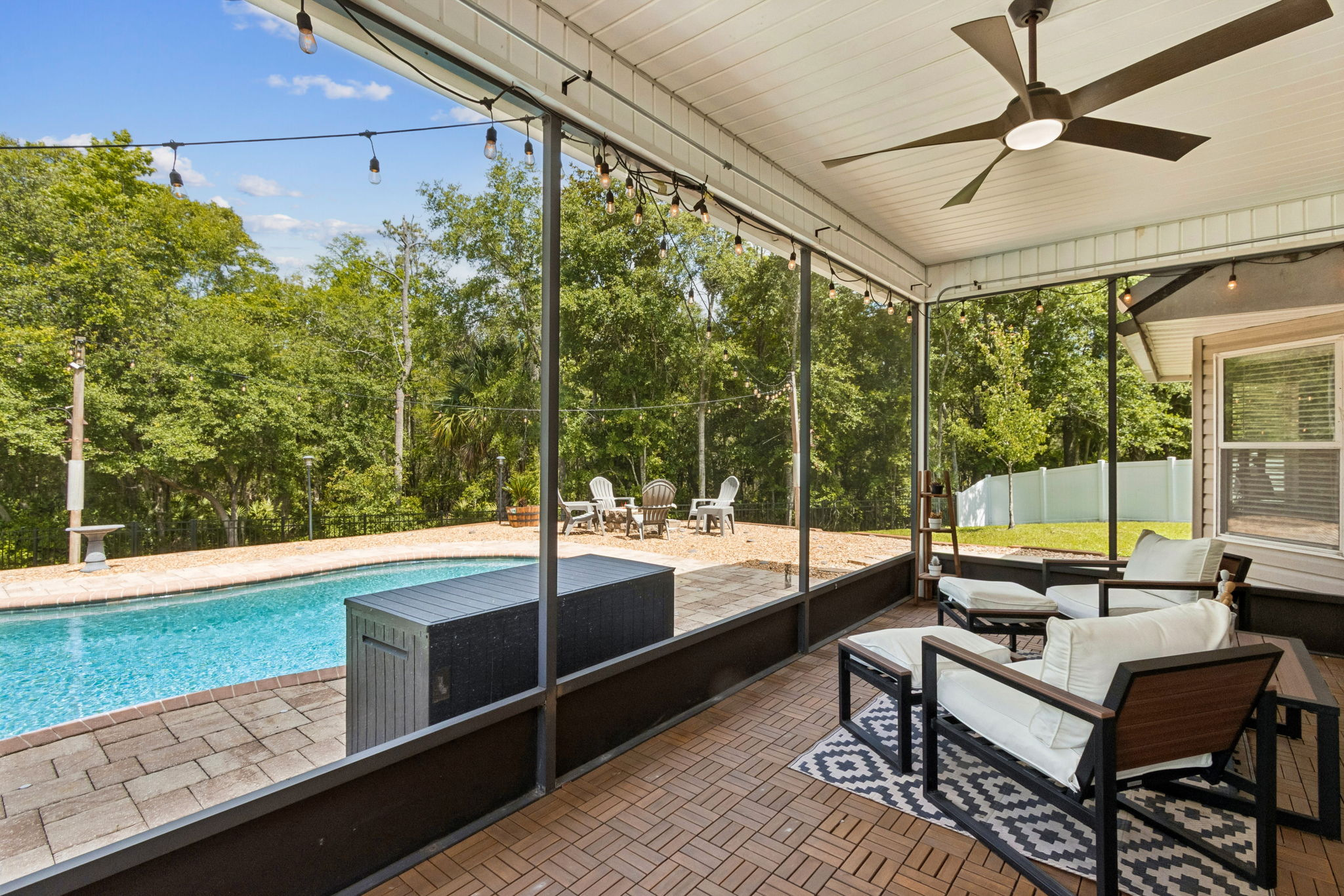 Screened-in Porch