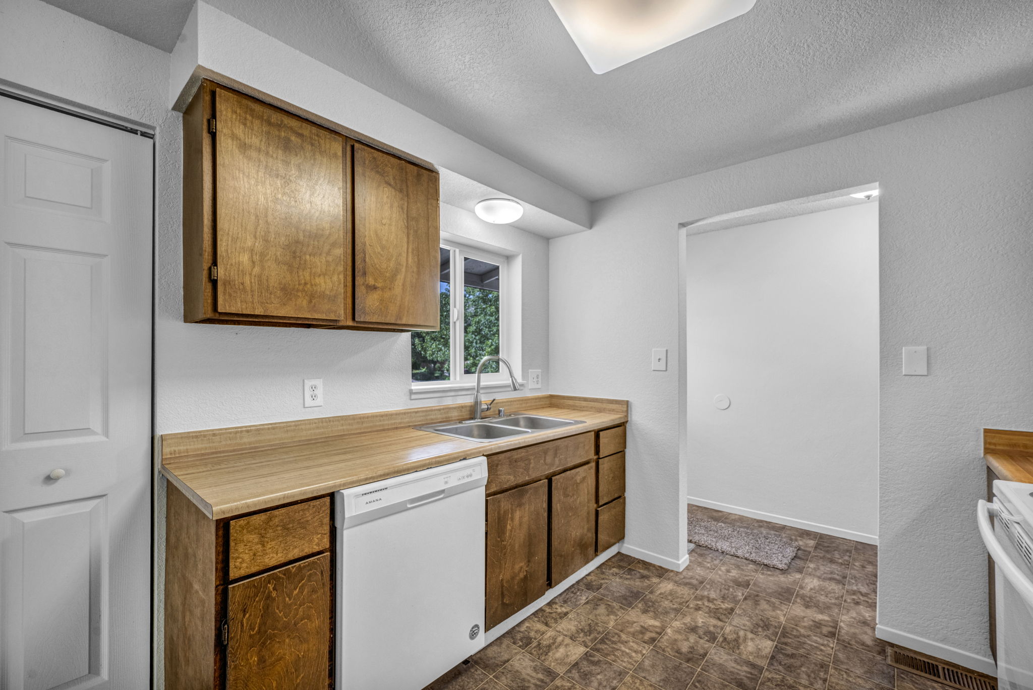 123 Broadleaf Ln_19