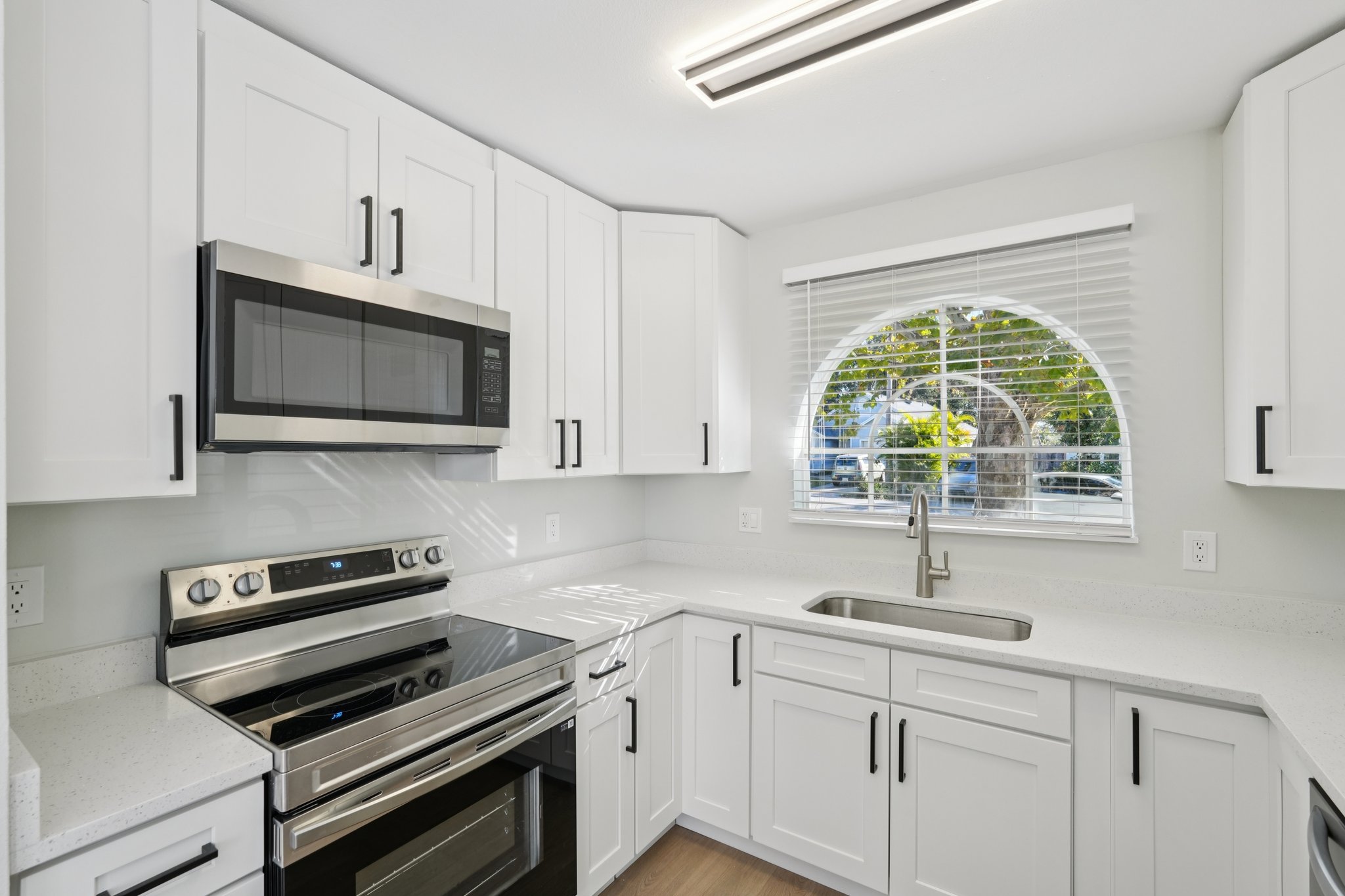 Edgewater Cir-S0411-009.jpg