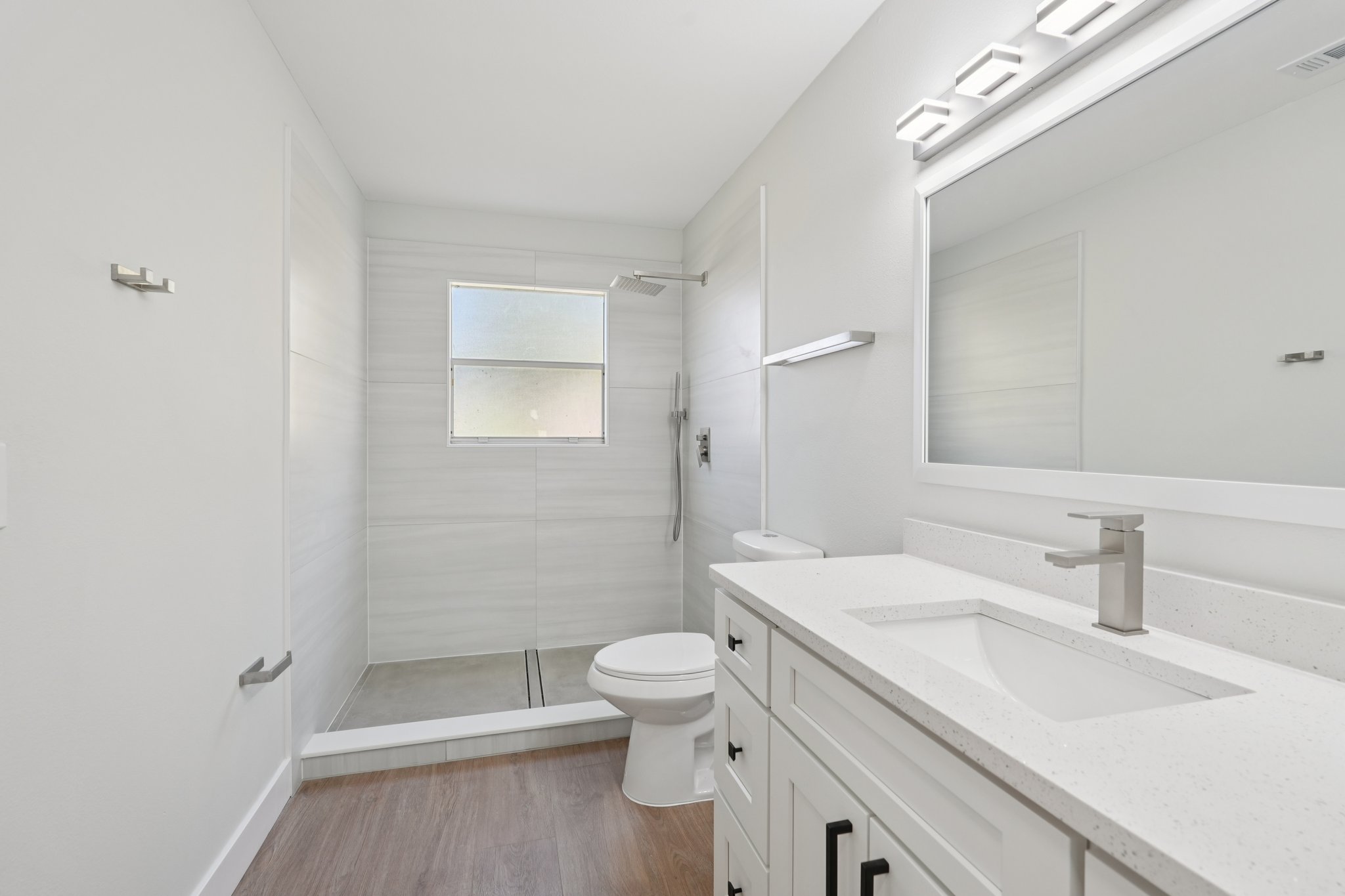 Edgewater Cir-S0411-018.jpg