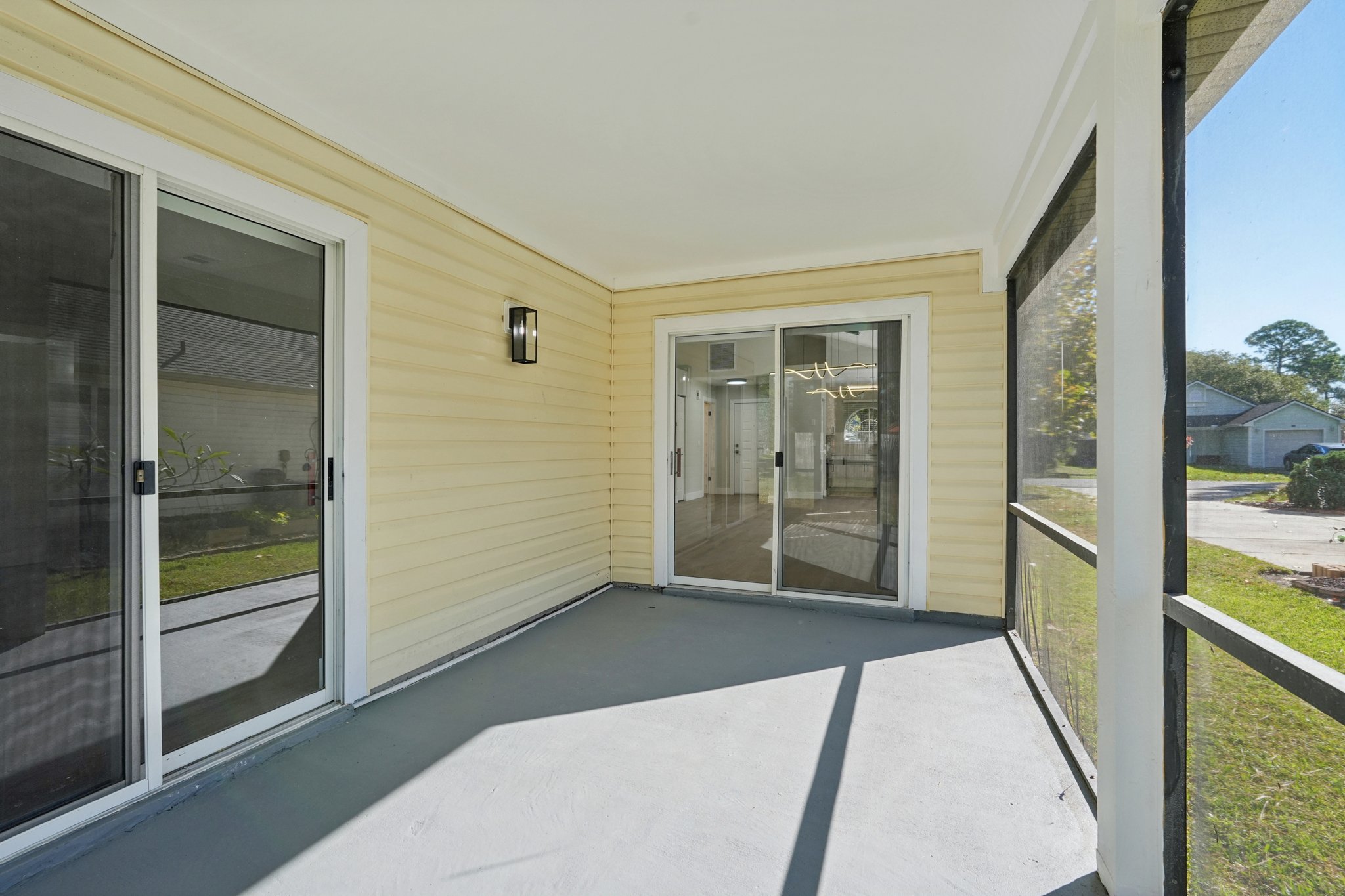 Edgewater Cir-S0411-021.jpg