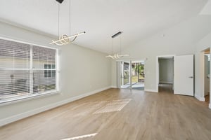 Edgewater Cir-S0411-006.jpg