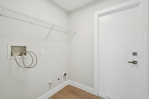 Edgewater Cir-S0411-010.jpg