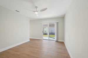 Edgewater Cir-S0411-017.jpg