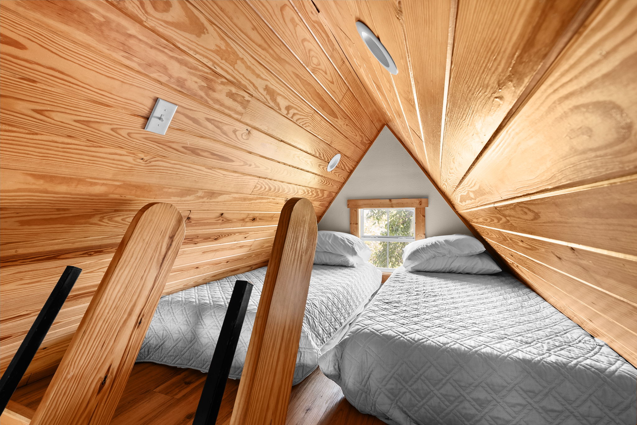 Garage apartment - loft