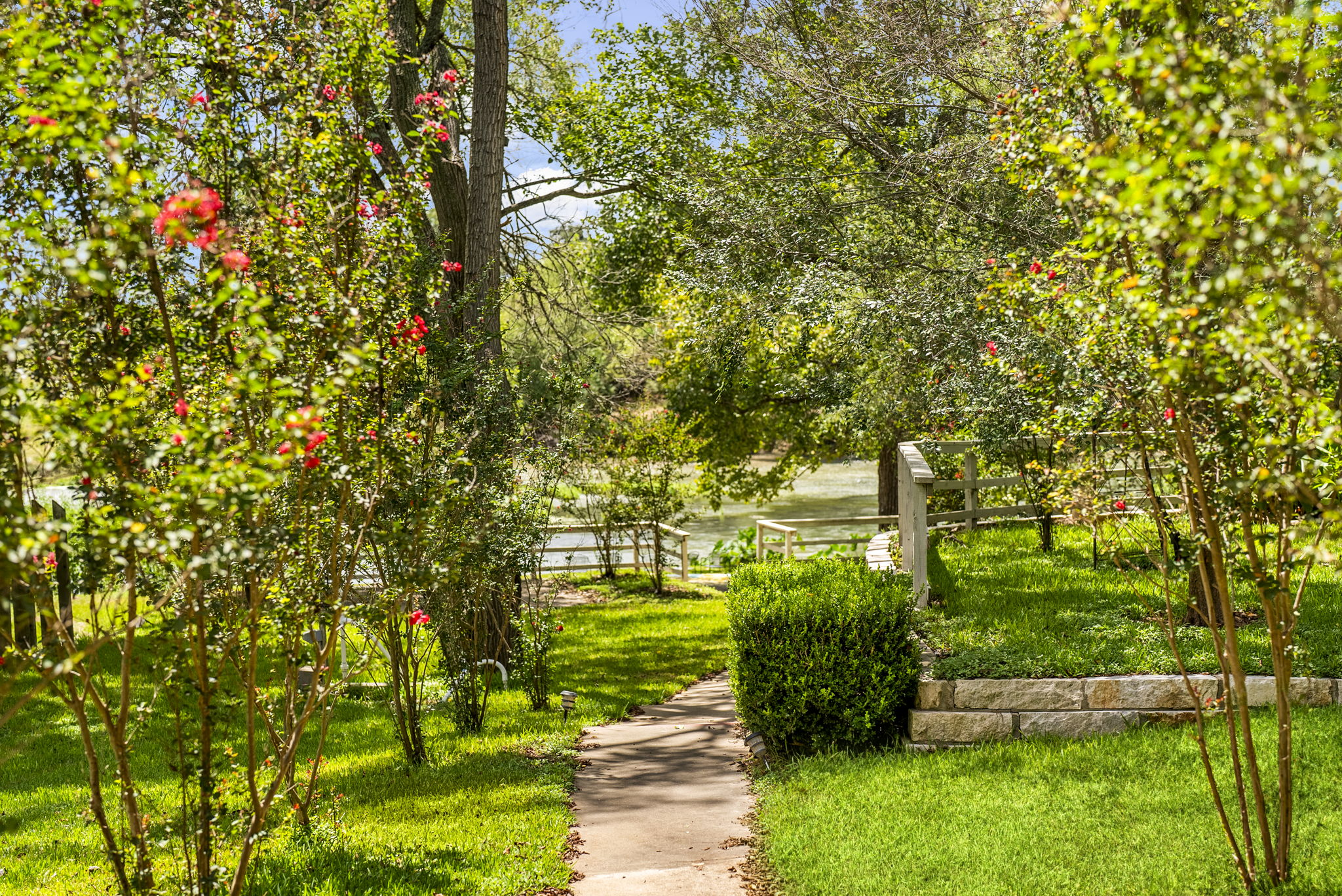 Walkway to the river.