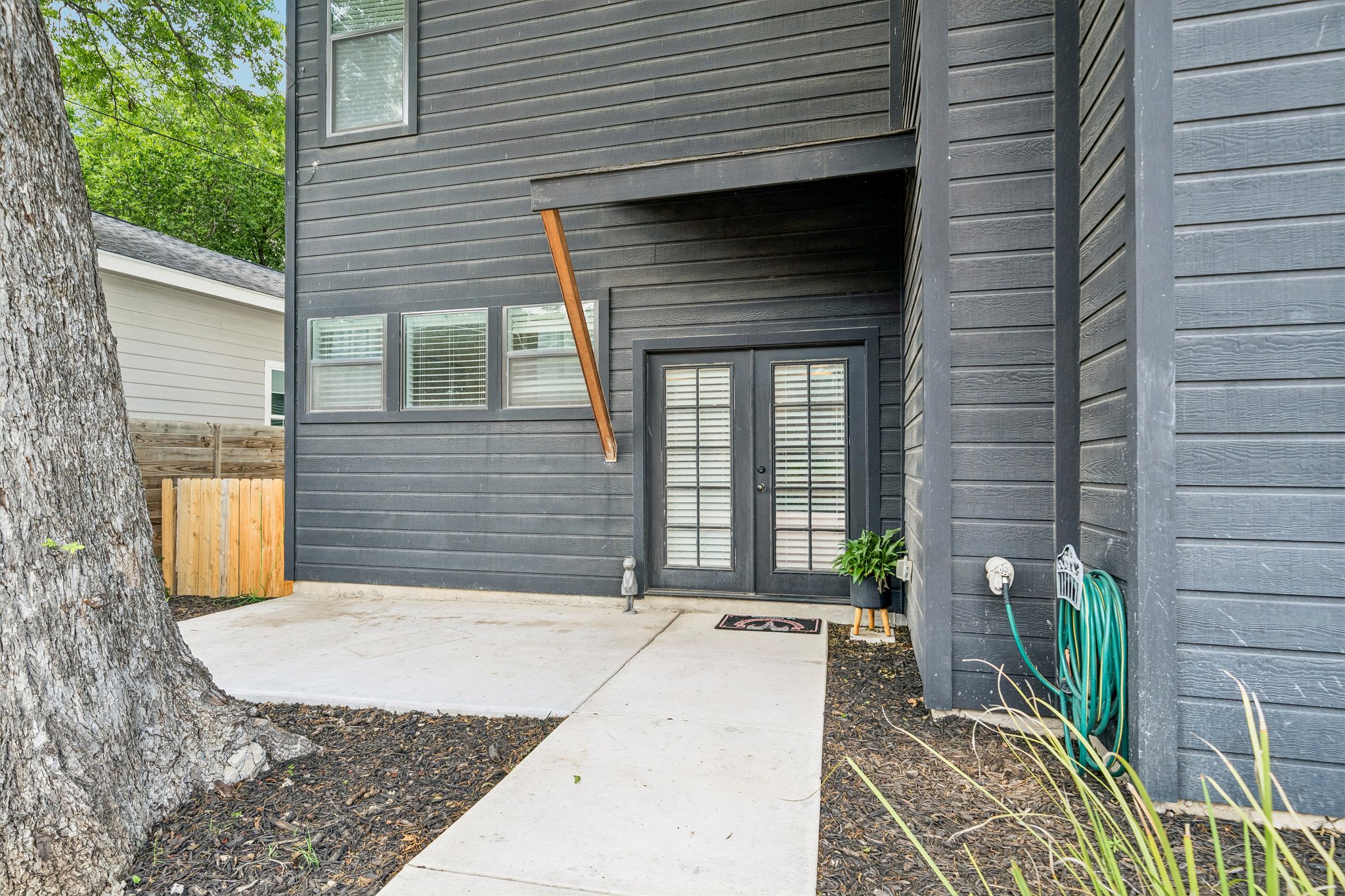 Fairview Ave 1-S1305-003.jpg