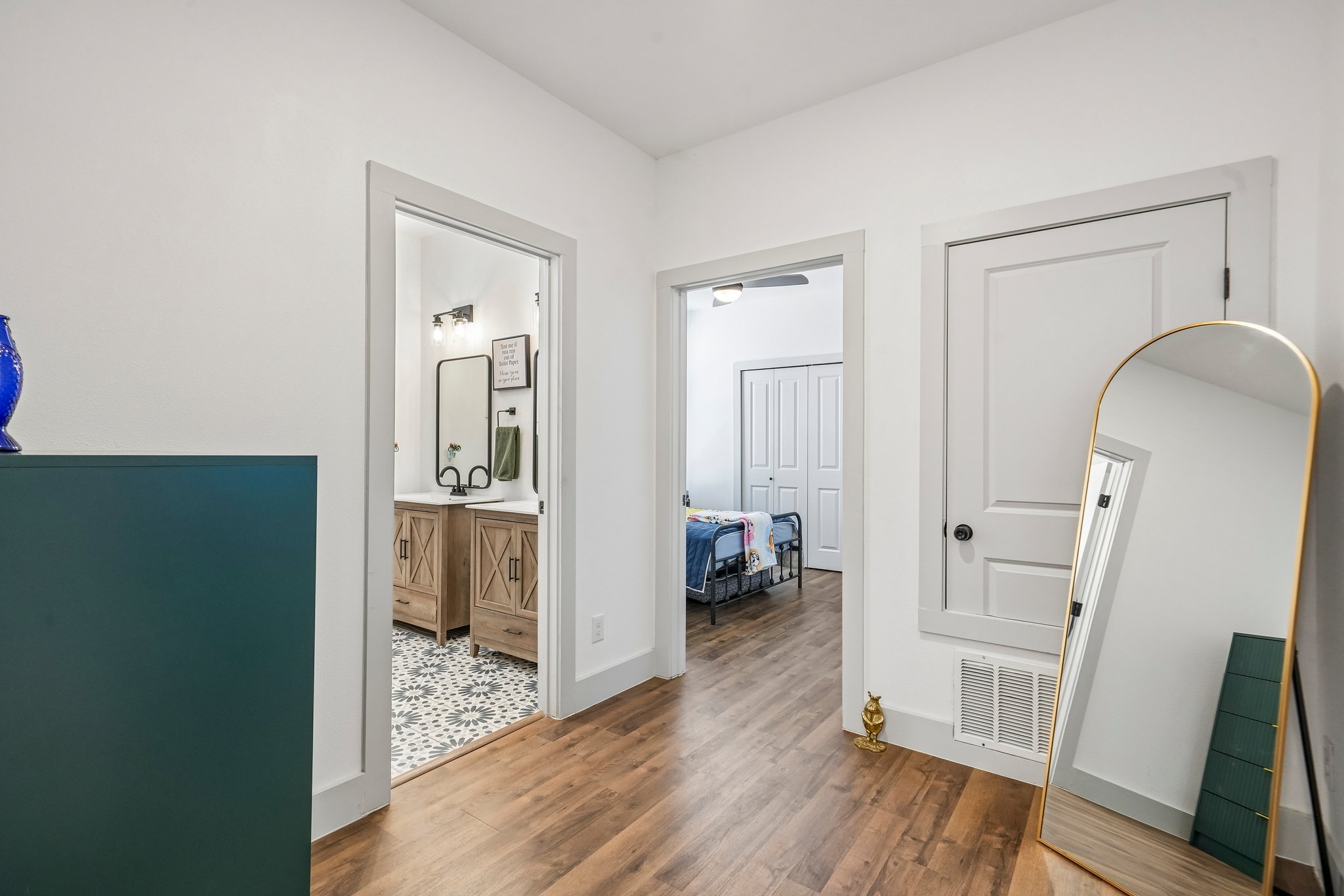 Fairview Ave 1-S1305-027.jpg