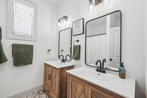 Fairview Ave 1-S1305-020.jpg