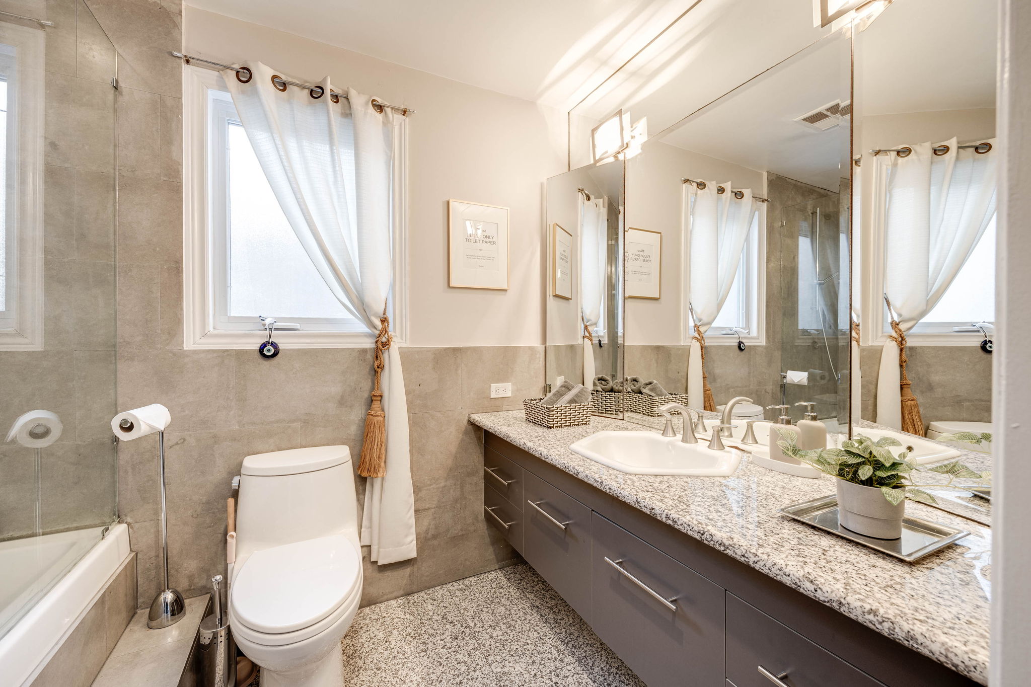 Toronto property showcase — delivered property photograph 25
