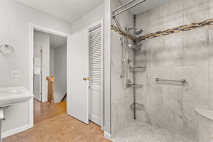  Photo 44