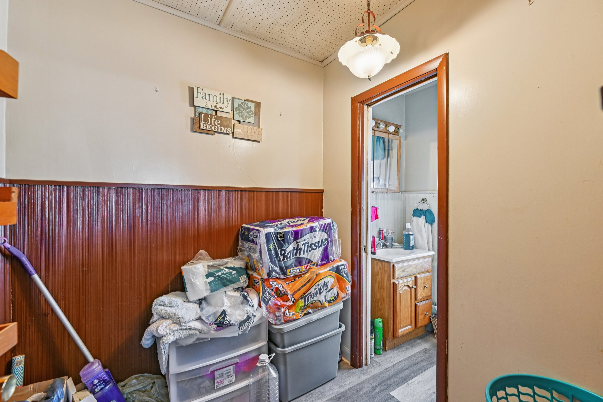 Melrose Ave-S1903-018.jpg