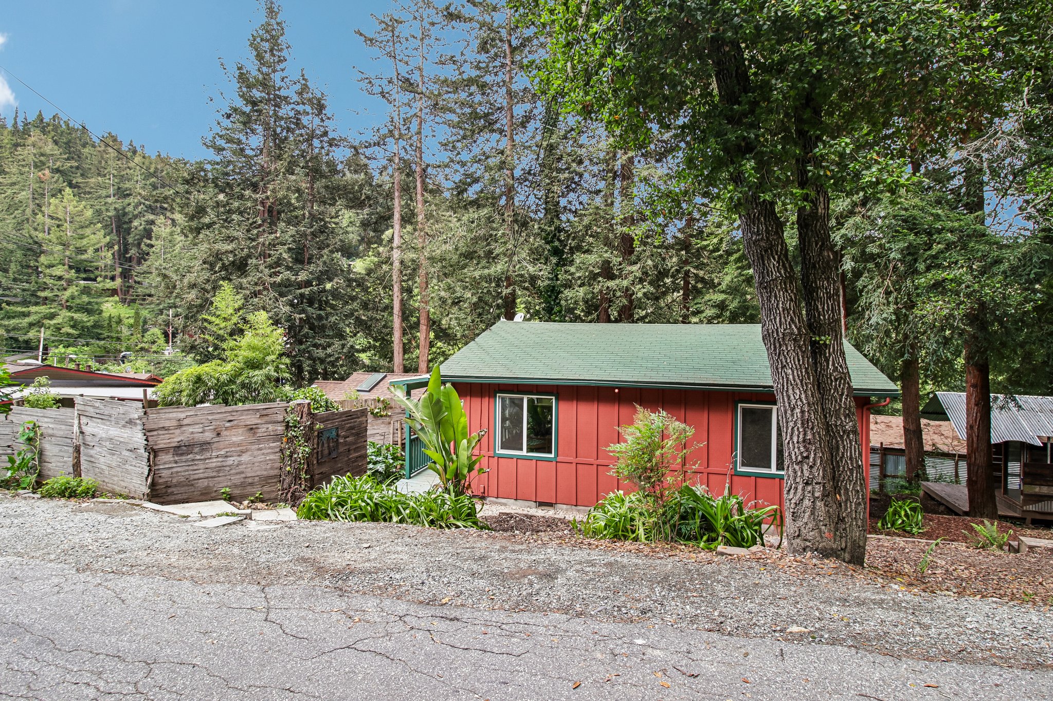 Pine Ave-S2504-003.jpg