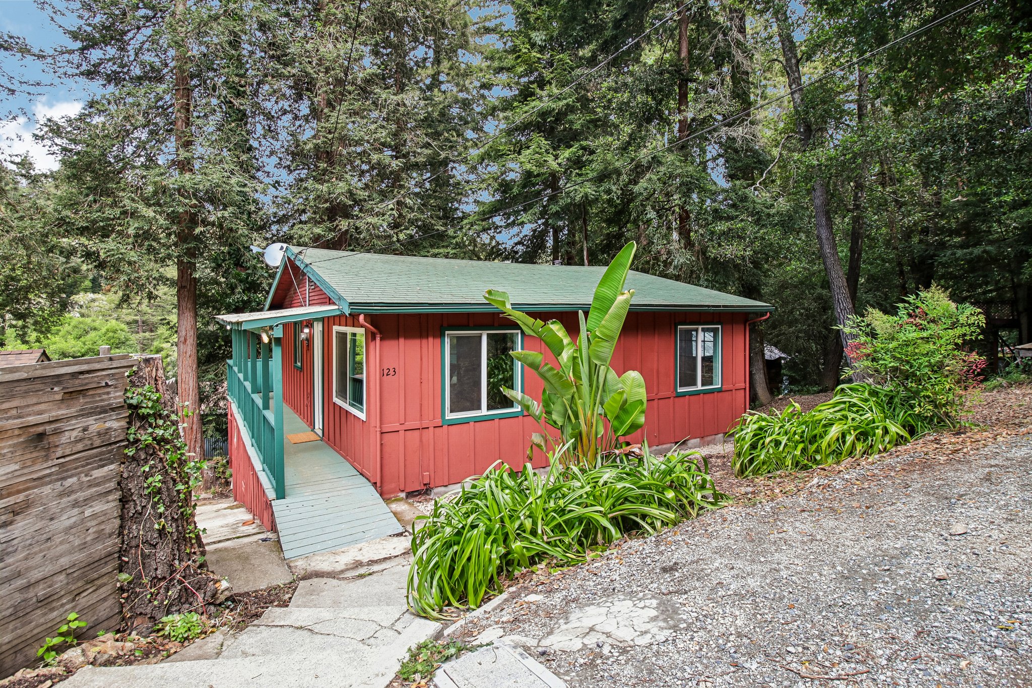 Pine Ave-S2504-004.jpg