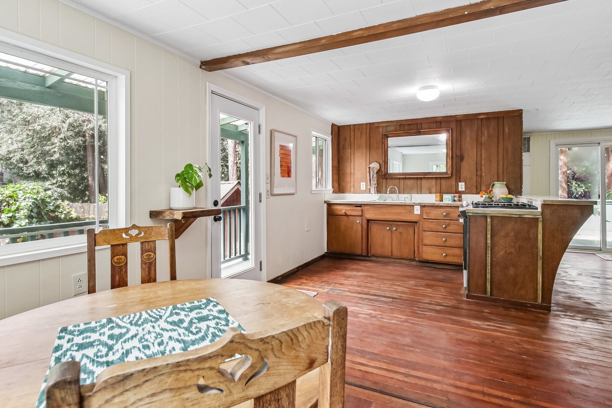 Pine Ave-S2504-021.jpg