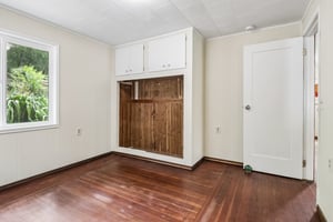 Pine Ave-S2504-031.jpg