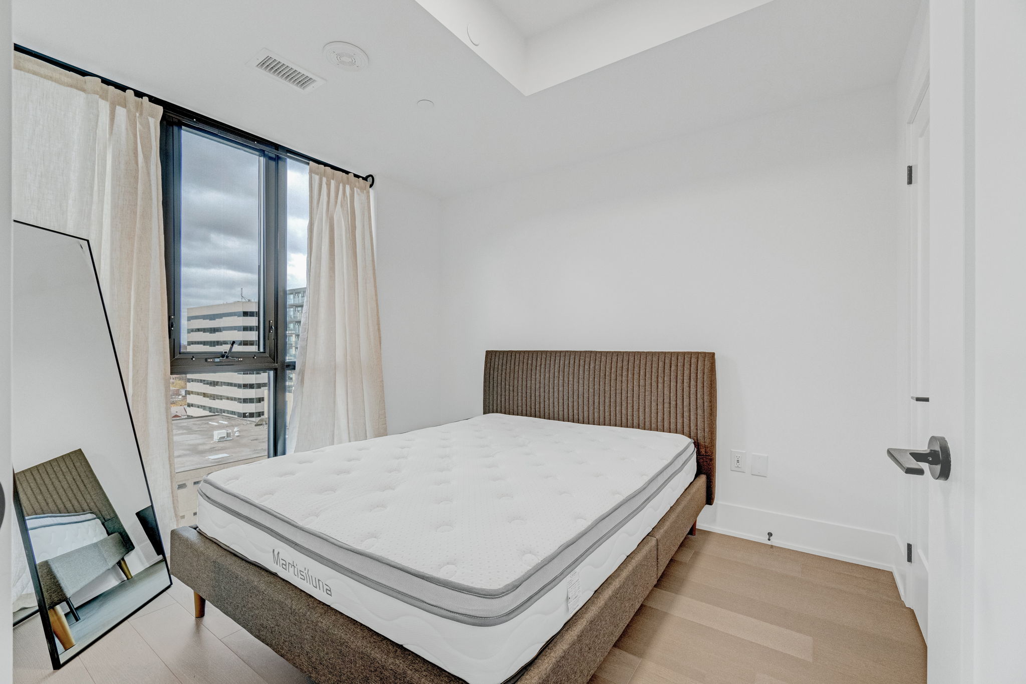 Toronto property showcase — delivered property photograph 14