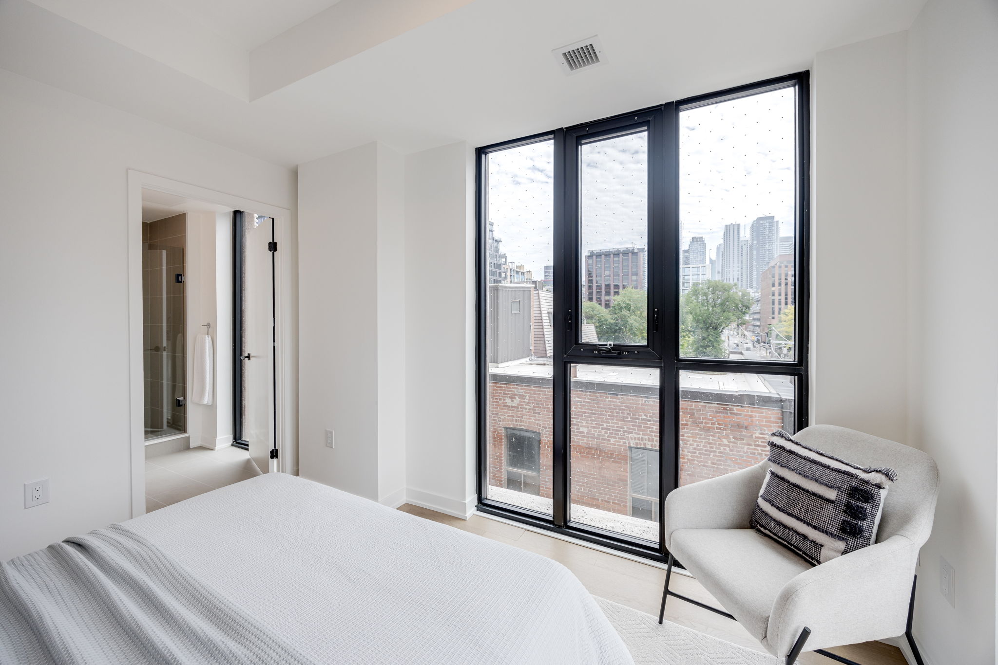 Toronto property showcase — delivered property photograph 17