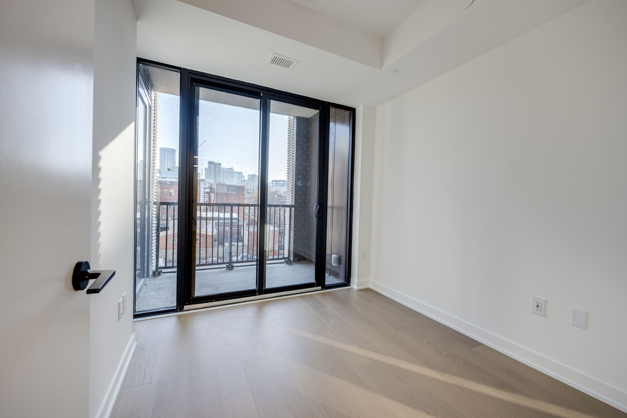 Toronto property showcase — delivered property photograph 16