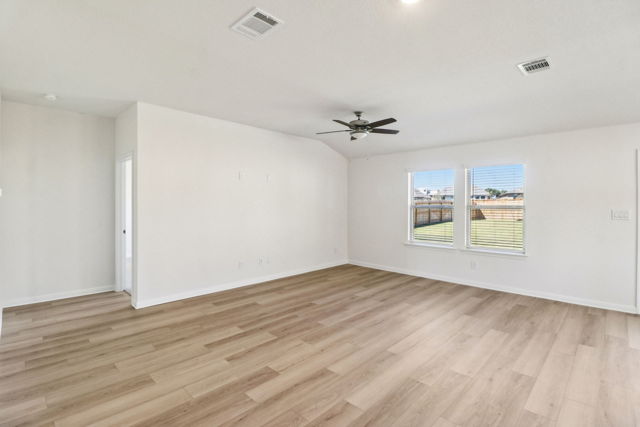 San Antonio East - Legendary Trails - 123 Shelton Pass Schertz TX 78108 - 006