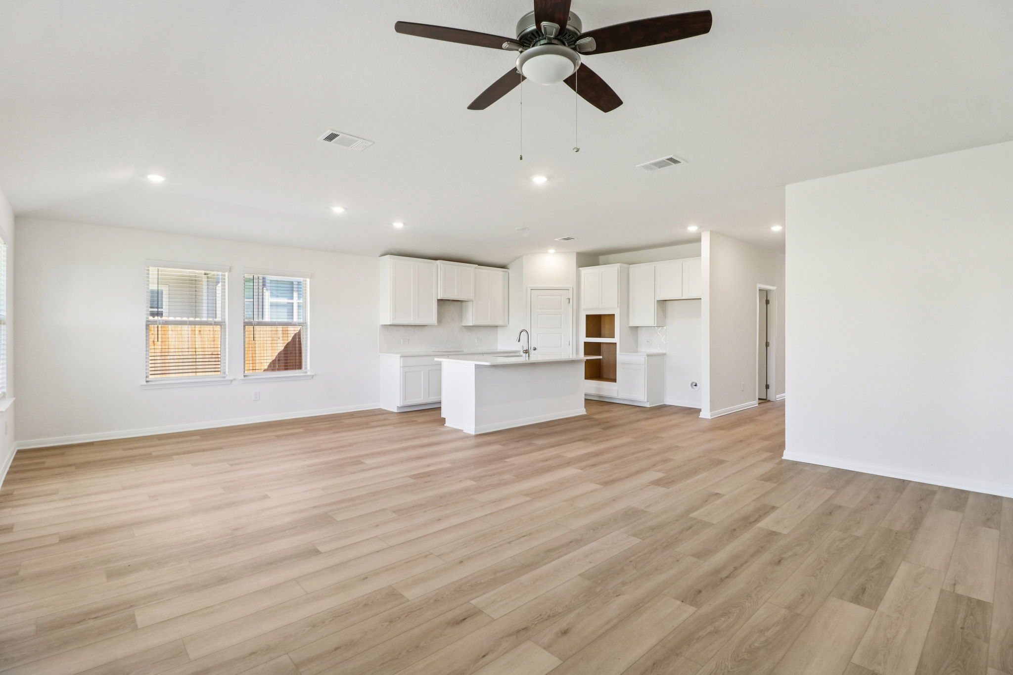 San Antonio East - Legendary Trails - 123 Shelton Pass Schertz TX 78108 - 008