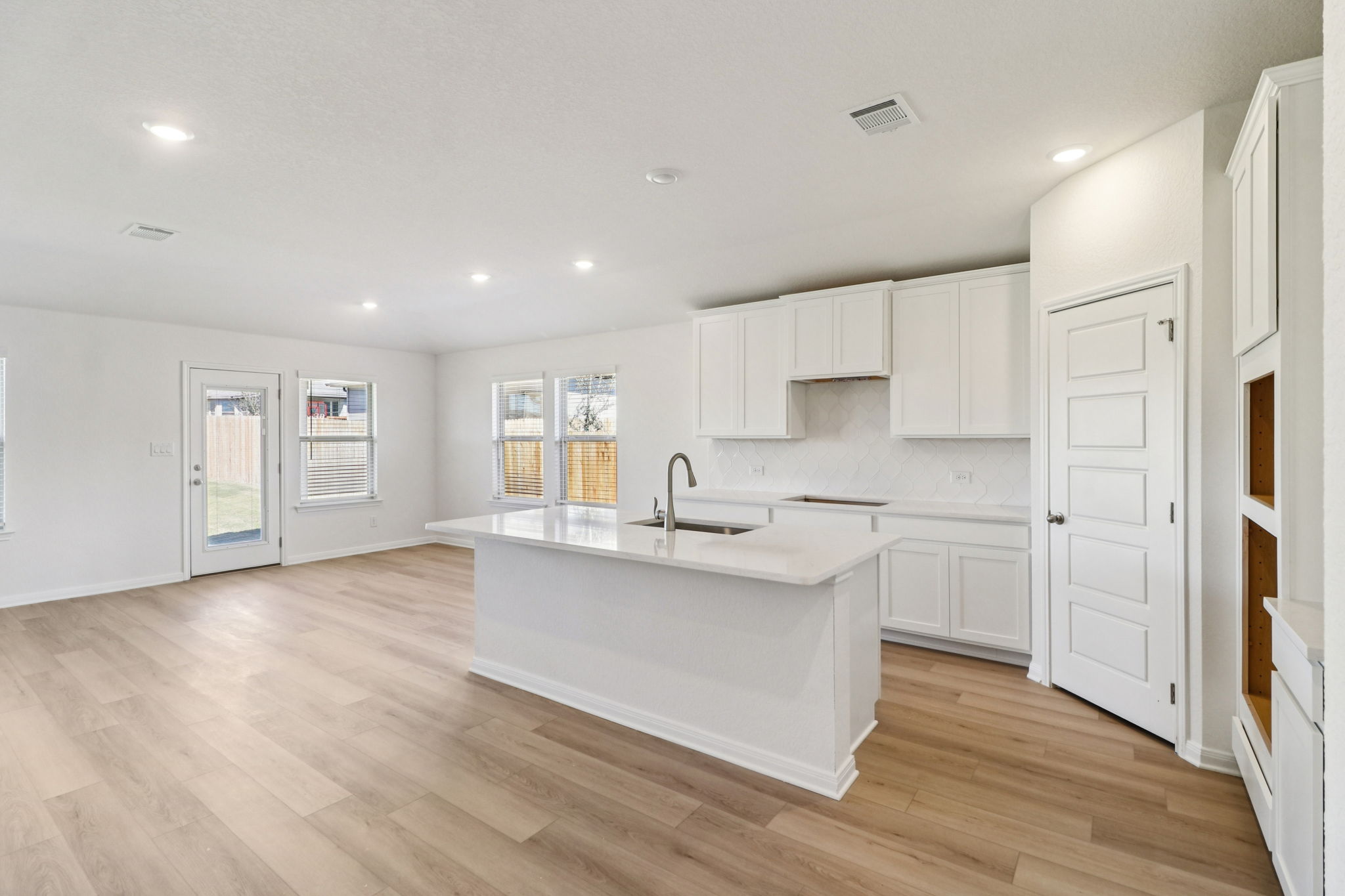 San Antonio East - Legendary Trails - 123 Shelton Pass Schertz TX 78108 - 009