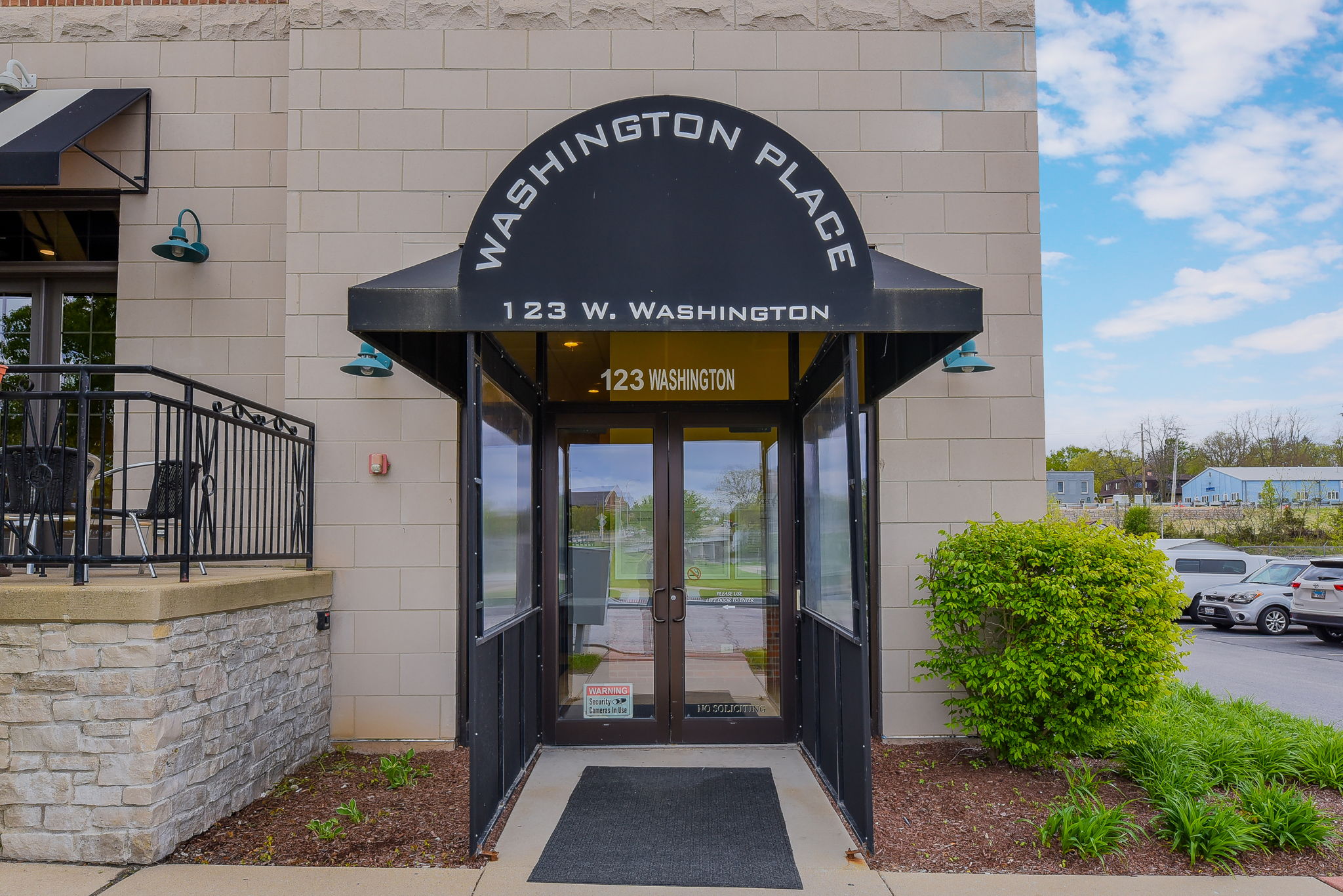 123 W Washington St, Oswego, IL 60543 Portraits of Home