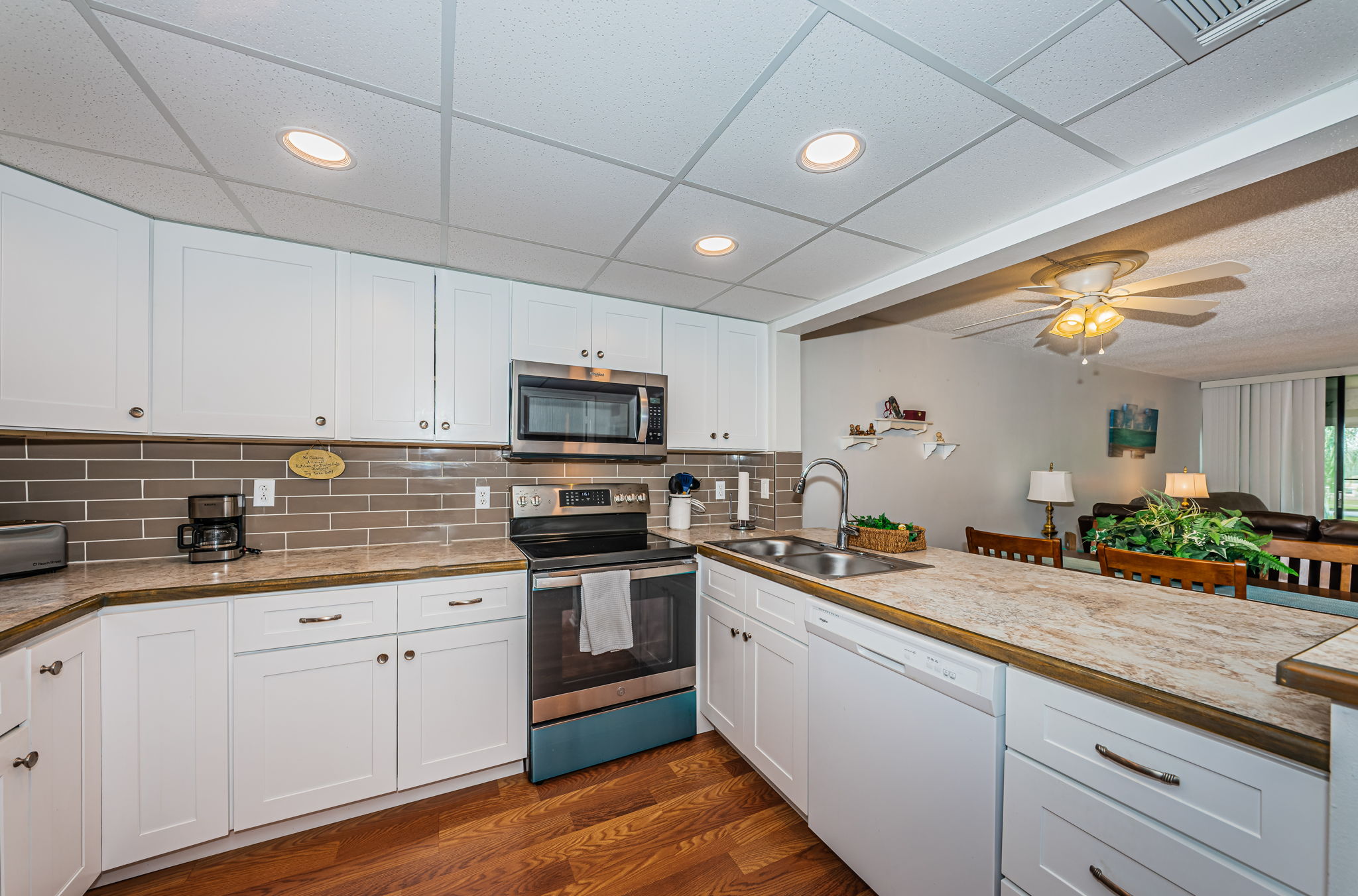 Kitchen 2-2