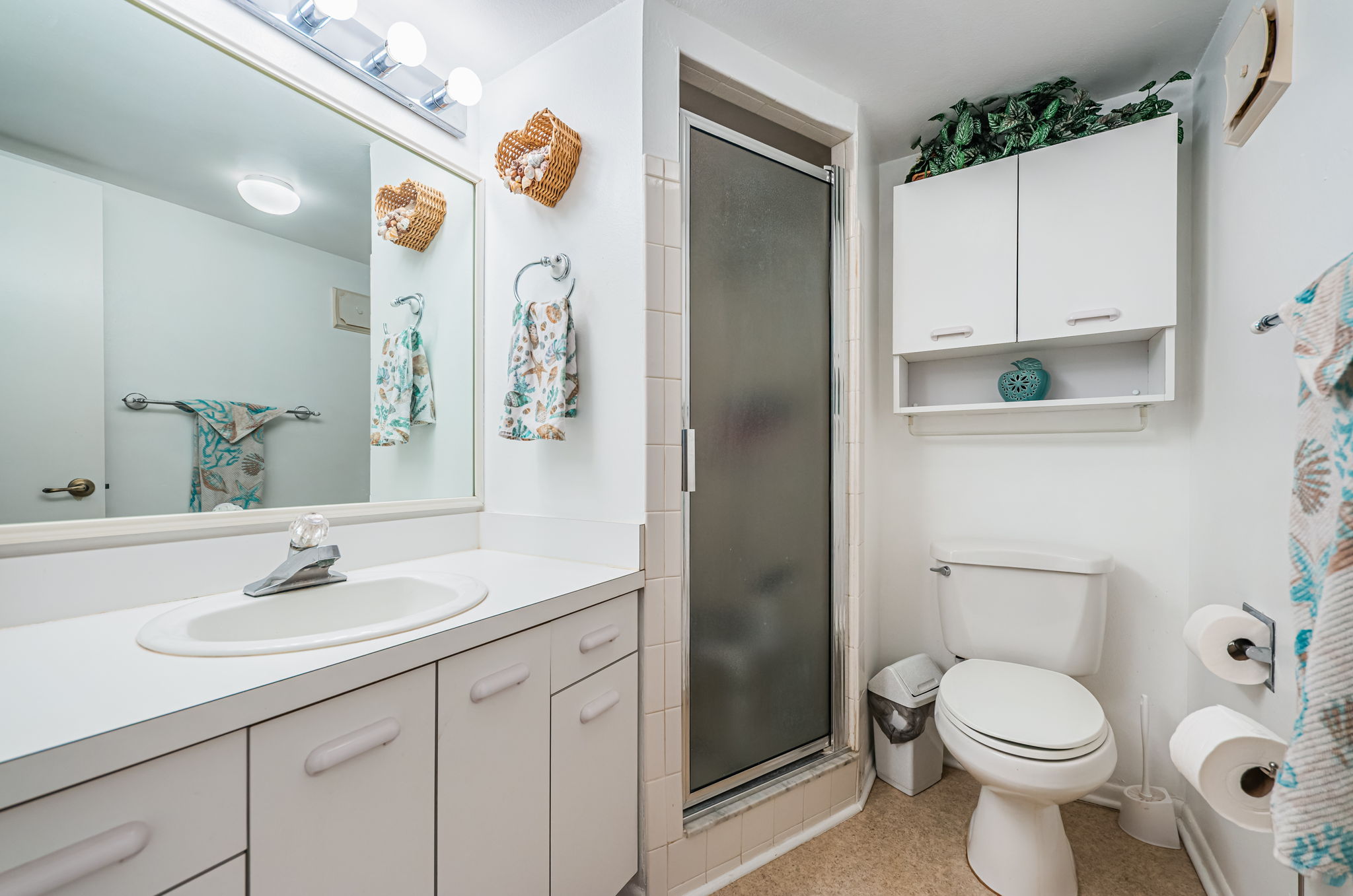 Bathroom 2a-2