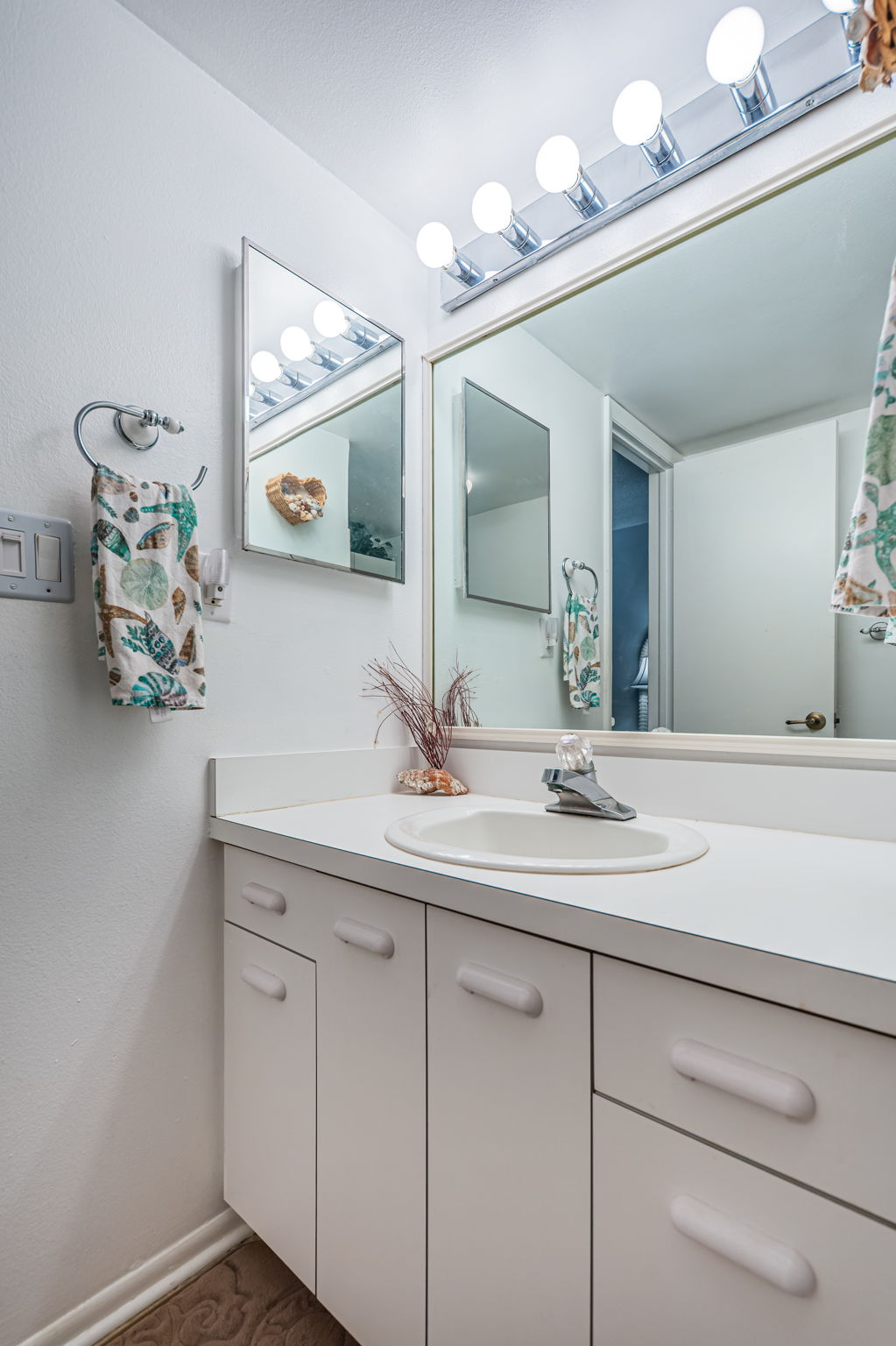 Bathroom 2b-2