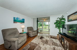 Living Room 3-2