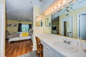 Bathroom 1c