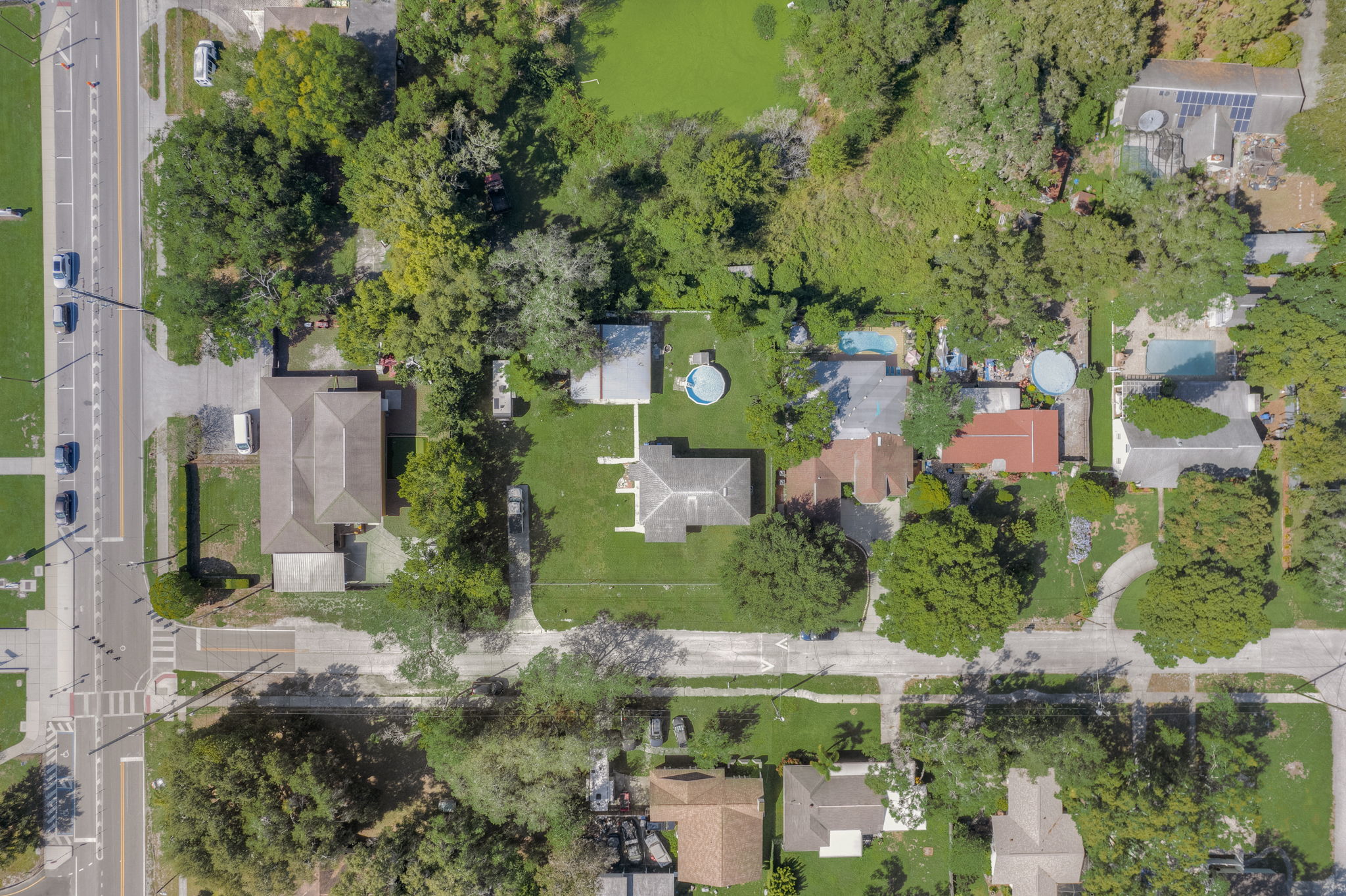 N Oakleaf Ave-039