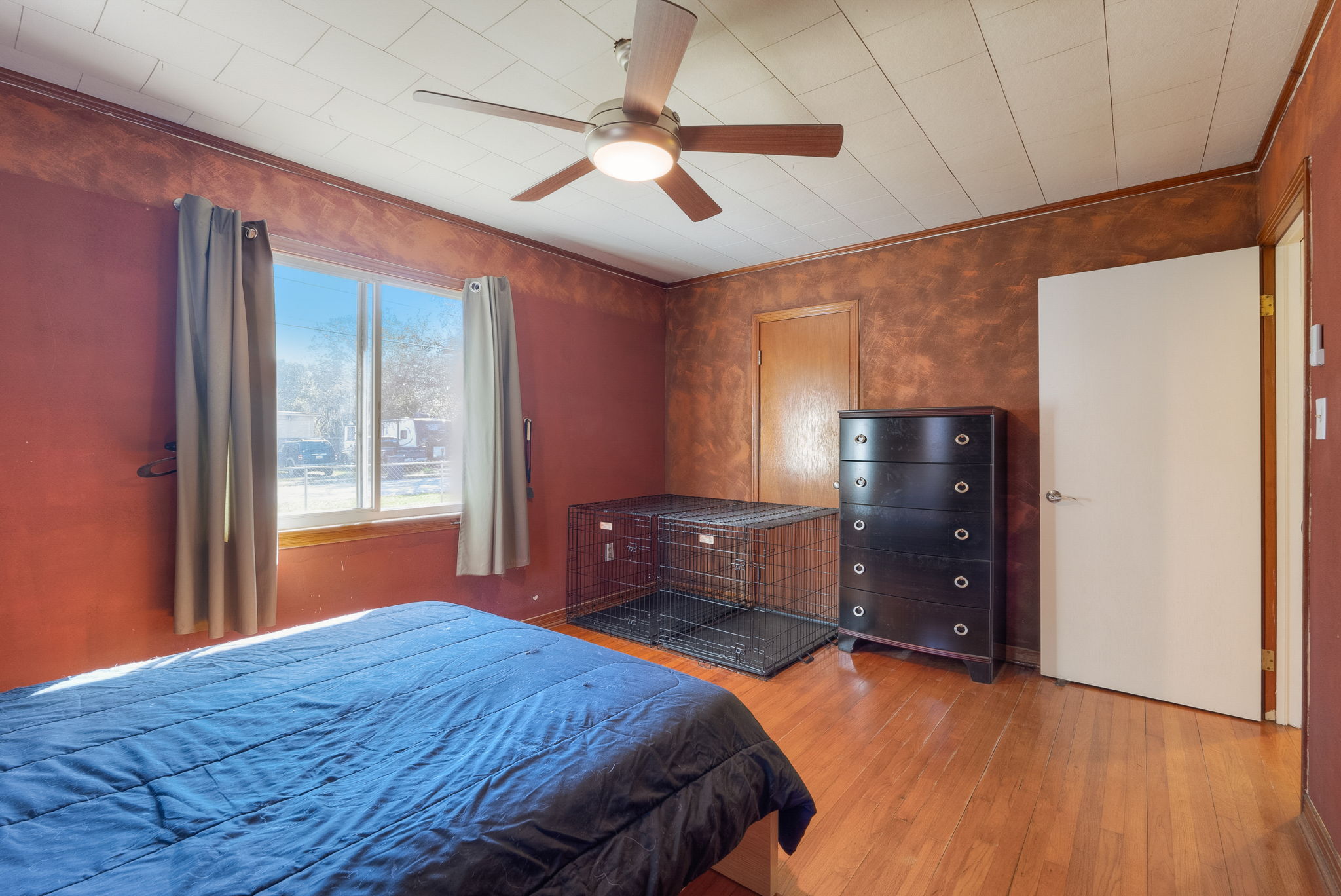 N Oakleaf Ave-029