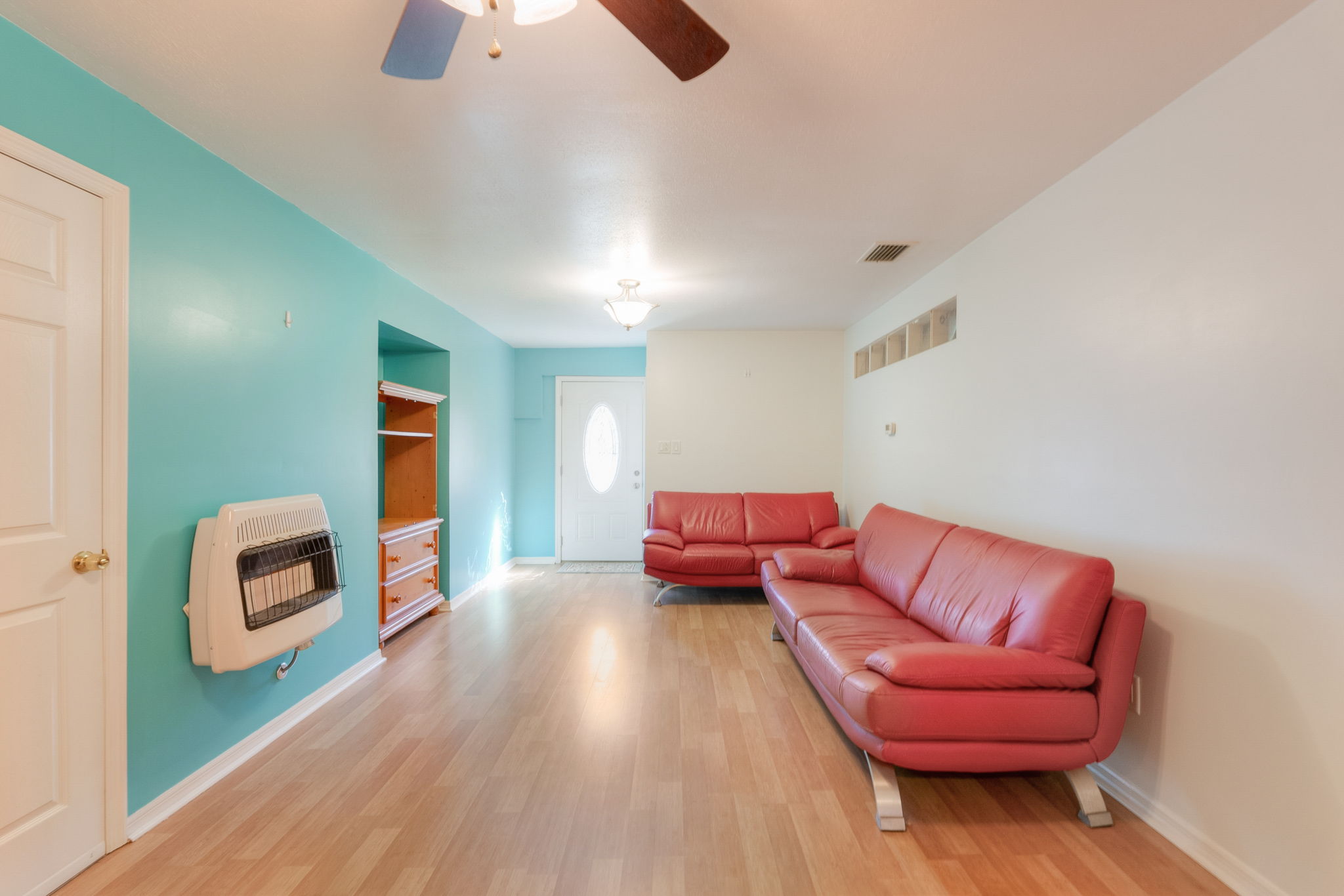 N Oakleaf Ave-017