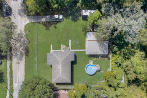 N Oakleaf Ave-038
