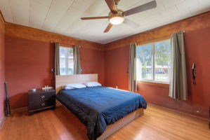 N Oakleaf Ave-027