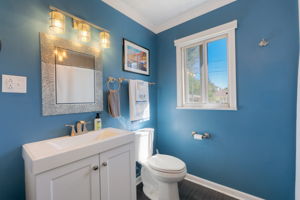N Oakleaf Ave-022