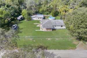 N Oakleaf Ave-045
