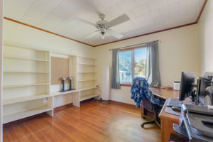 N Oakleaf Ave-025