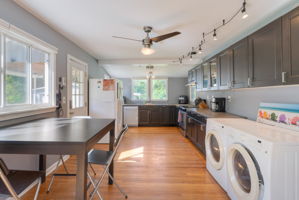 N Oakleaf Ave-009